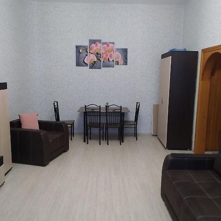 Apartment Theatre Shepkina 2 Rooms II Sumy Exterior foto